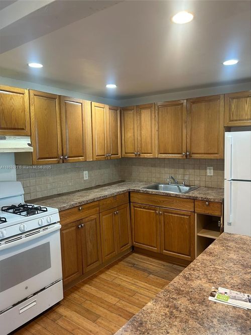 apt-202-2175 Ne 170th St, North Miami Beach, FL, 33162-3342 | Card Image