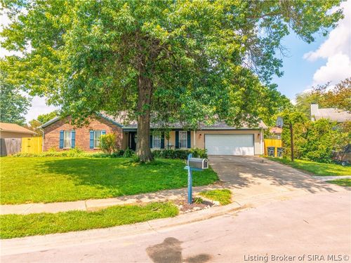 1306 Blackwood Ct, Jeffersonville, IN, 47130-6107 | Card Image