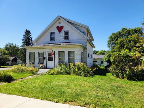 484 6th Ave S, Park Falls, WI, 54552-1083 | Card Image
