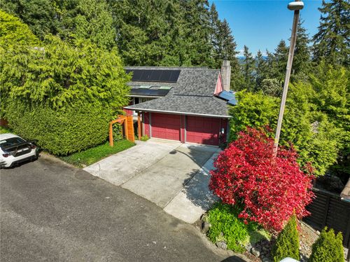 17505 Ne 4th Pl, Bellevue, WA, 98008-4238 | Card Image