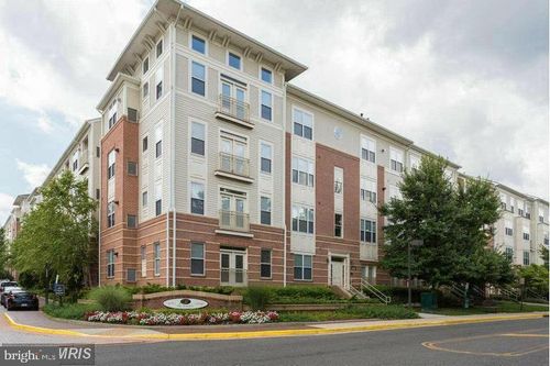 348-2765 Centerboro Dr, VIENNA, VA, 22181-6193 | Card Image