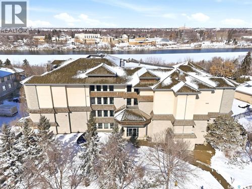 615 Saskatchewan Cres W, Saskatoon, SK, S7M0A5 | Card Image