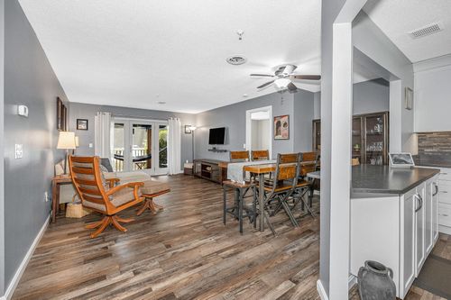 apt-106-3 Bartemus Trl, Nashua, NH, 03063-7628 | Card Image