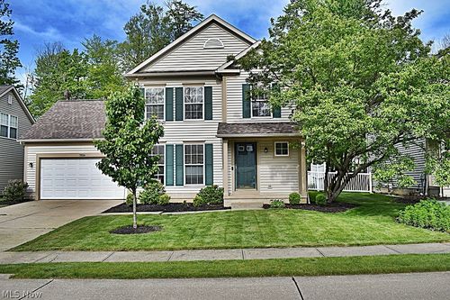 7816 Benton Ln, Hudson, OH, 44236-1395 | Card Image