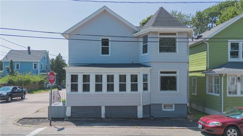 26 Prescott Hall Rd, Newport, RI, 02840-1628 | Card Image