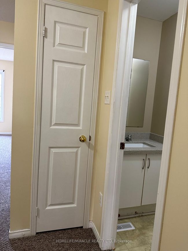 6 Sinclair Crt, Condo with 3 bedrooms, 3 bathrooms and 1 parking in Brampton ON | Image 36