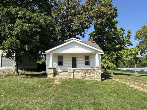 606 Independence St, Harrisonville, MO, 64701-1421 | Card Image