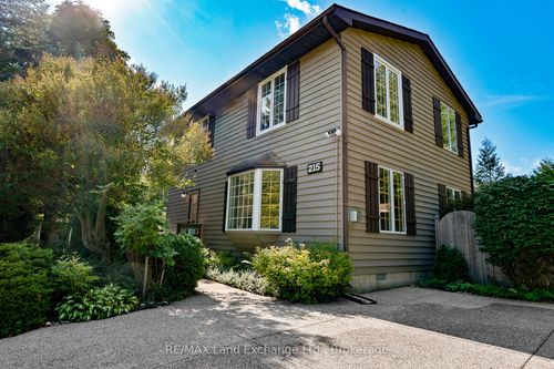 215 Island St, Southampton, ON, N0H2L0 | Card Image