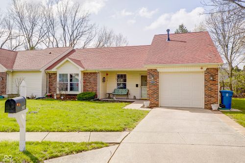 5417 Kerns Ln, Indianapolis, IN, 46268-4083 | Card Image