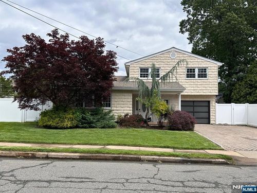 20 Wick Dr, Fords, NJ, 08863-1407 | Card Image