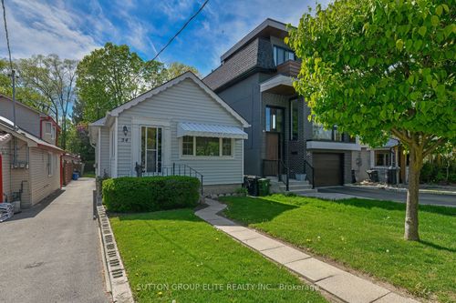 54 31st St, Etobicoke, ON, M8W3E9 | Card Image