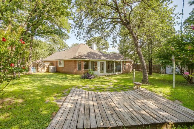 692 High Crest Dr, House other with 3 bedrooms, 2 bathrooms and null parking in Azle TX | Image 37