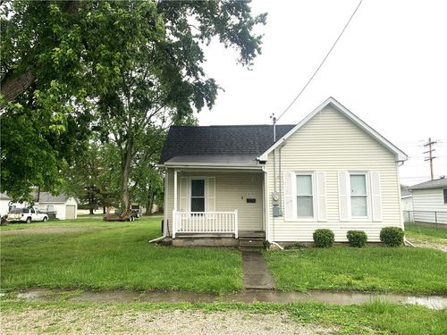 810 E Poplar St, Taylorville, IL, 62568-1927 | Card Image