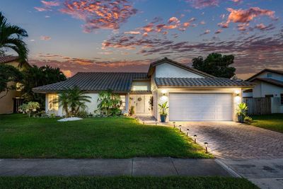 21176 Escondido Way, House other with 3 bedrooms, 2 bathrooms and null parking in Boca Raton FL | Image 1