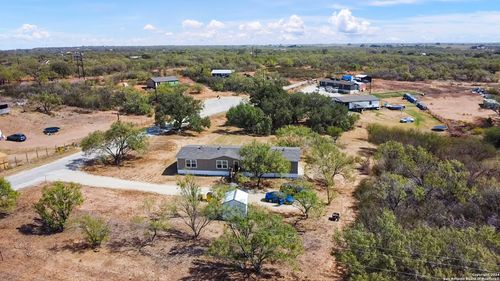 108 County Road 2638, Devine, TX, 78016-5264 | Card Image