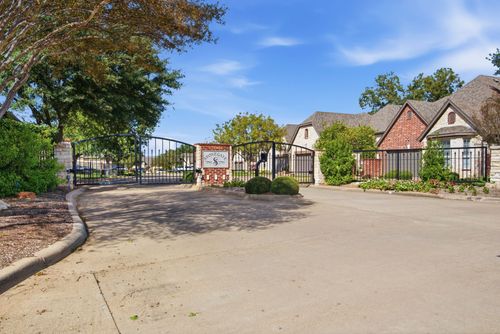 600 N Avalon Court, Granbury, TX, 76048 | Card Image