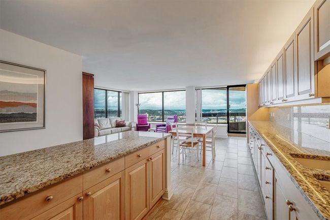 APT-780E - 1 Trimont Ln, Condo with 3 bedrooms, 3 bathrooms and 2 parking in Mt Washington PA | Image 15