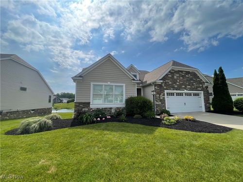 5271 Lake Vista Cir Nw, Massillon, OH, 44646-9231 | Card Image