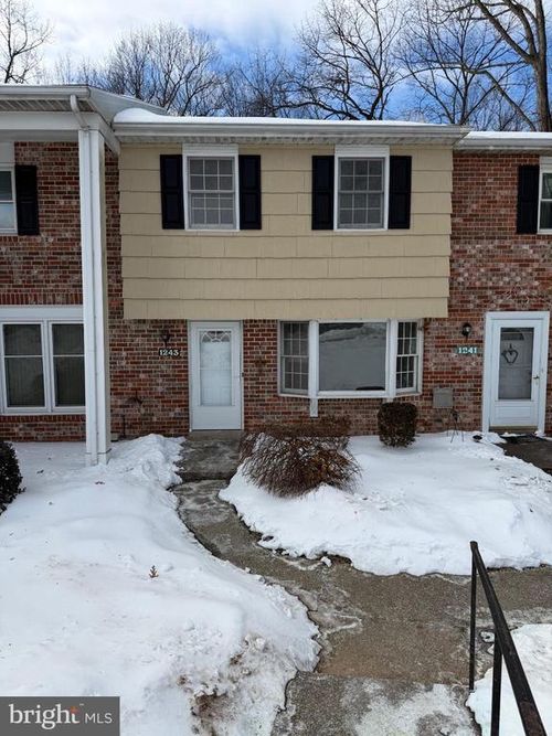 1243 Peggy Dr, Hummelstown, PA, 17036-9017 | Card Image
