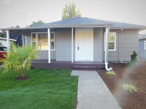 1151 Queen City Blvd, Woodburn, OR, 97071-3340 | Card Image