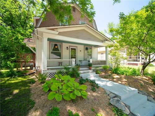 423 Mississippi St, Lawrence, KS, 66044-1366 | Card Image
