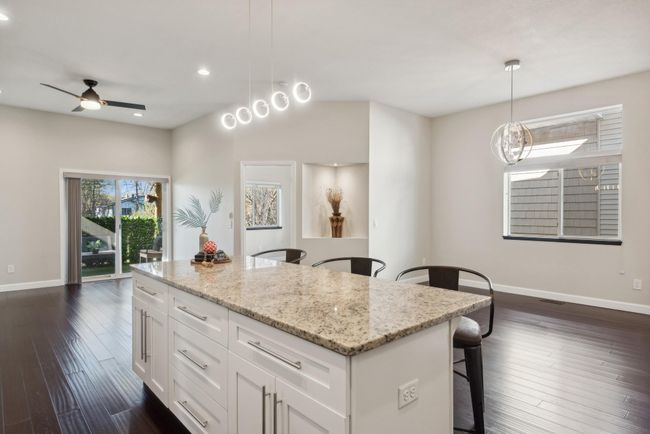 Another view of the kitchen. Fresh and clean, and feels new. | Image 5