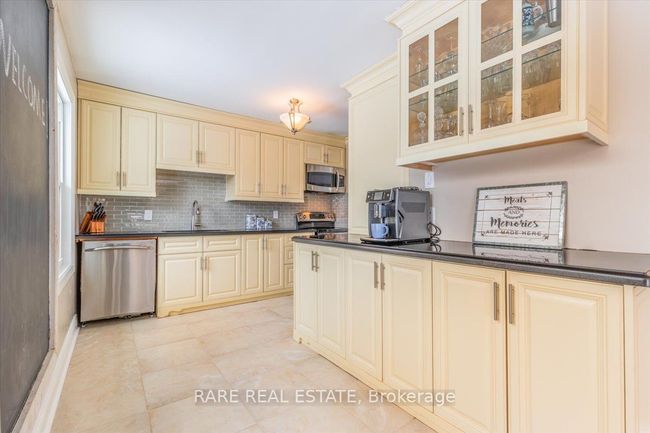 13 Evan Ave, House other with 7 bedrooms, 4 bathrooms and 6 parking in Adjala Tosorontio ON | Image 9