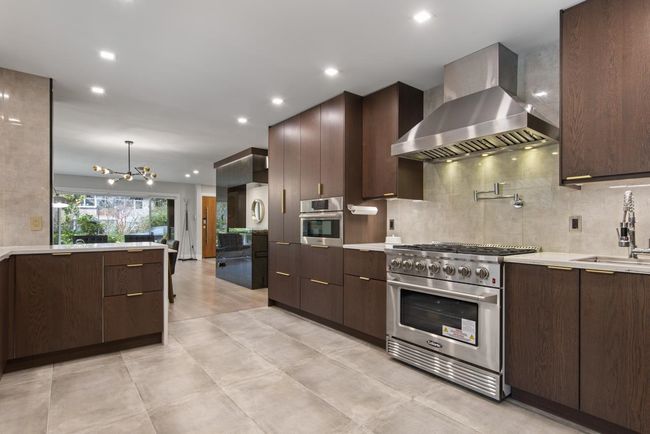 4491 Primrose Lane, House other with 5 bedrooms, 3 bathrooms and 3 parking in North Vancouver BC | Image 8