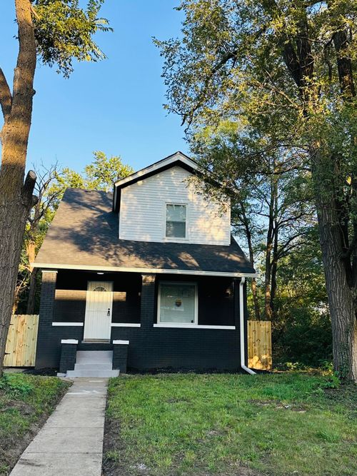 571 Van Buren St, Gary, IN, 46402-1823 | Card Image