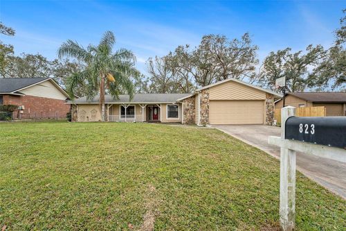 823 Scenic Heights Drive, Brandon, FL, 33511 | Card Image