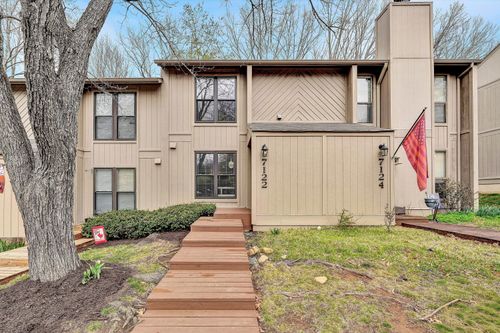 7122 Woods Crossing Dr, Roanoke, VA, 24018-9057 | Card Image