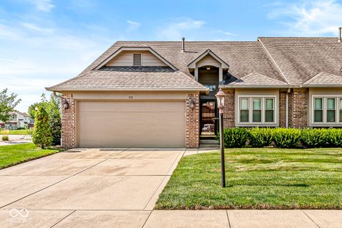 735 Cottage Ln, Greenwood, IN, 46143-8443 | Card Image