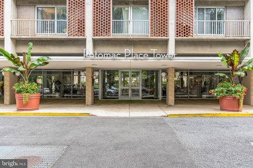 apt-n212-800 4th St Sw, WASHINGTON, DC, 20024-3027 | Card Image