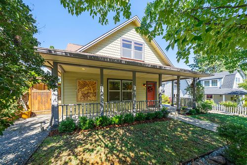 1-923 Bellview Ave, Ashland, OR, 97520-8621 | Card Image