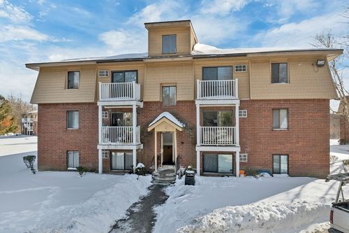 353-353 Great Bay Woods, Newmarket, NH, 03857-2411 | Card Image
