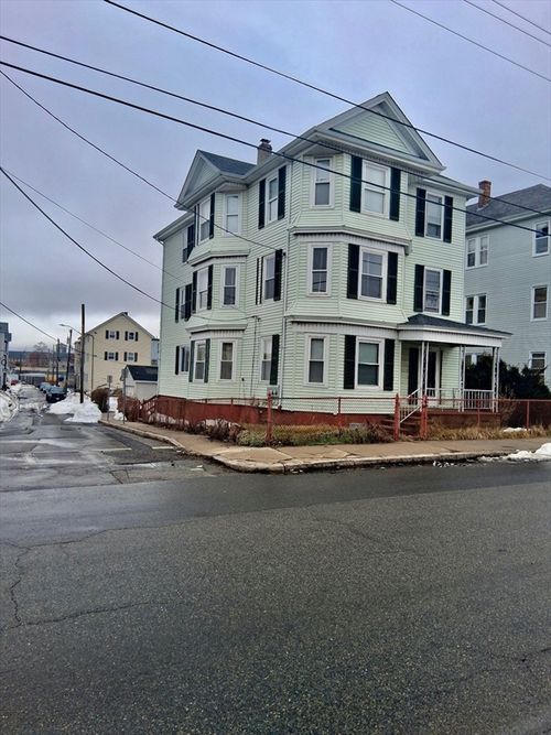 139 Quarry St, Fall River, MA, 02723-5221 | Card Image