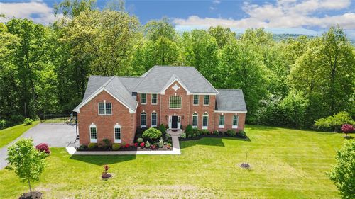 27 Sommerset Dr, Poughkeepsie, NY, 12603-6712 | Card Image