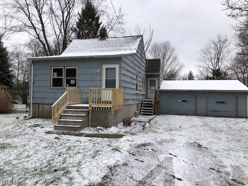 8806 Fosdick Rd, Valley View, OH, 44125-3412 | Card Image