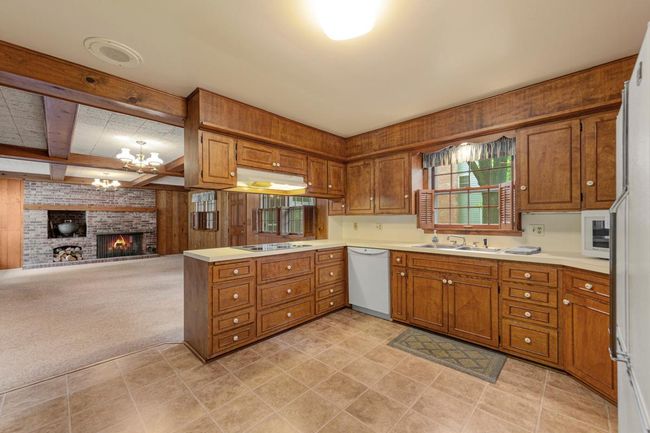 Kitchen.jpg | Image 10