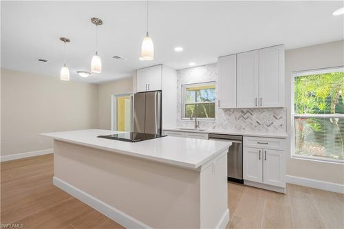 unit-5-8256 Charter Club Cir, FORT MYERS, FL, 33919-6831 | Card Image