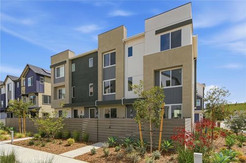 27305 Bear Creek Ln, Valencia, CA, 91381-2385 | Card Image