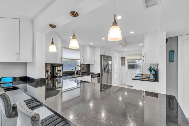 APT-1501 - 1 Harbourside Dr, Condo with 3 bedrooms, 2 bathrooms and null parking in Delray Beach FL | Image 9