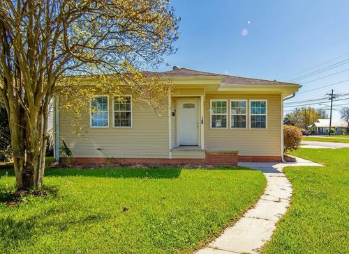 1221 Tetreau St, Thibodaux, LA, 70301-4821 | Card Image
