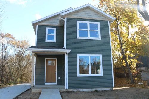 92 N State St, Sparta, MI, 49345-1022 | Card Image