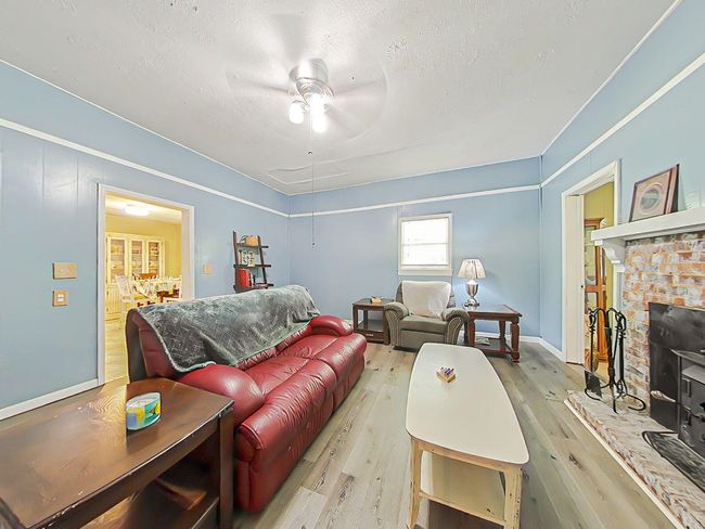 2-web-or-mls-8-Living Room (1) | Image 4