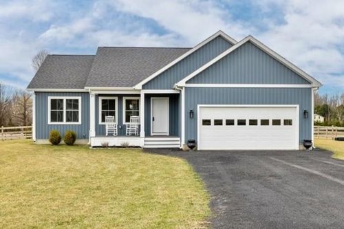 21 Dubuque Dr, Grand Isle, VT, 05458-2035 | Card Image