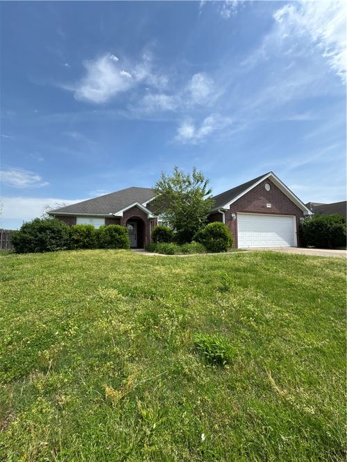 2330 Stonecrest Dr, Fayetteville, AR, 72701-6468 | Card Image