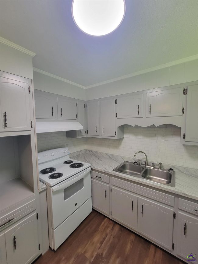 197 W Dykes St, House other with 2 bedrooms, 1 bathrooms and null parking in cochran GA | Image 7