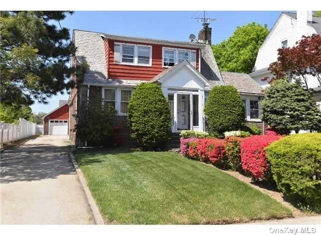 Porterfield Pl, Freeport, NY 11520