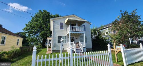 521 Riverside Dr, ESSEX, MD, 21221-6834 | Card Image